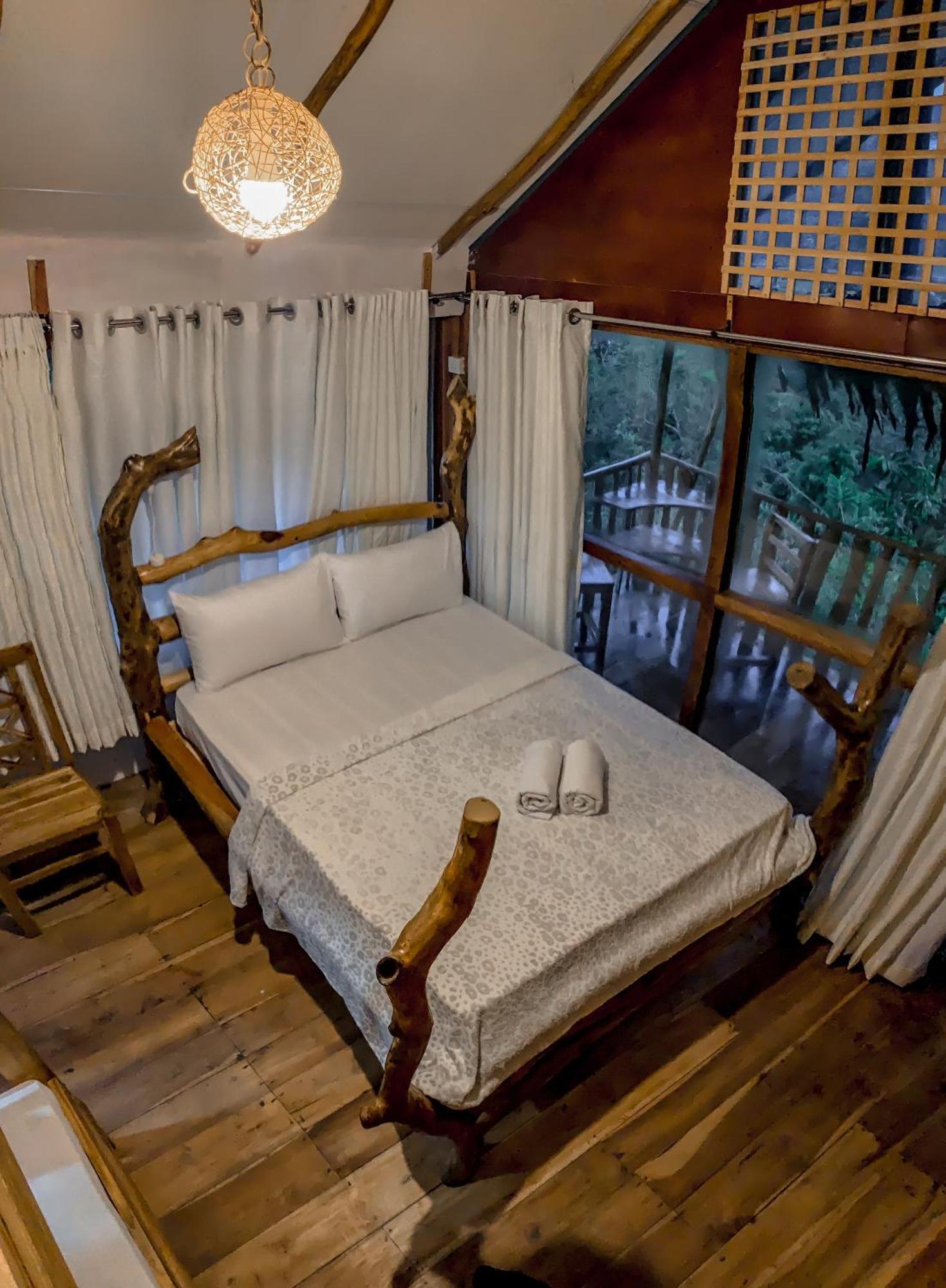 אלה Lamiaceae Wood Cabin מראה חיצוני תמונה