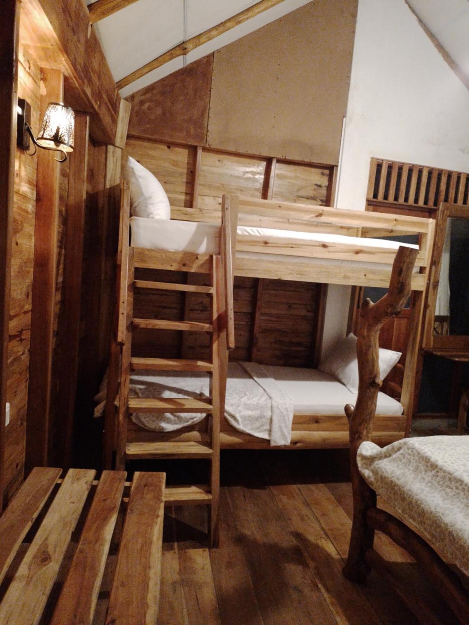 אלה Lamiaceae Wood Cabin מראה חיצוני תמונה