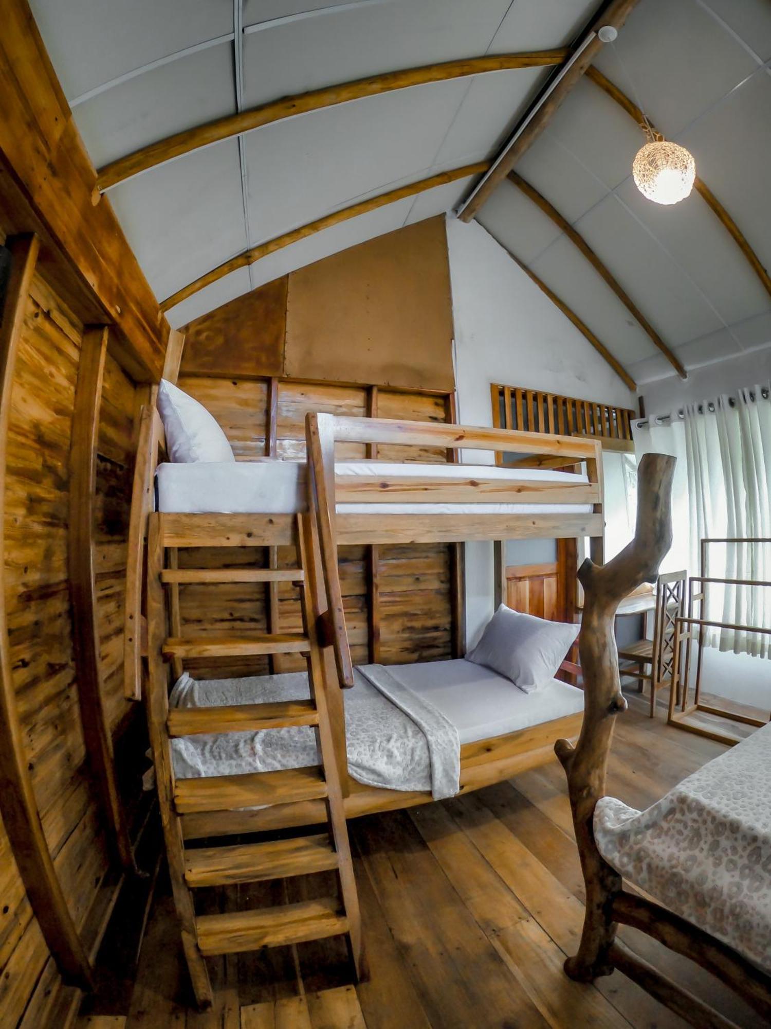 אלה Lamiaceae Wood Cabin מראה חיצוני תמונה