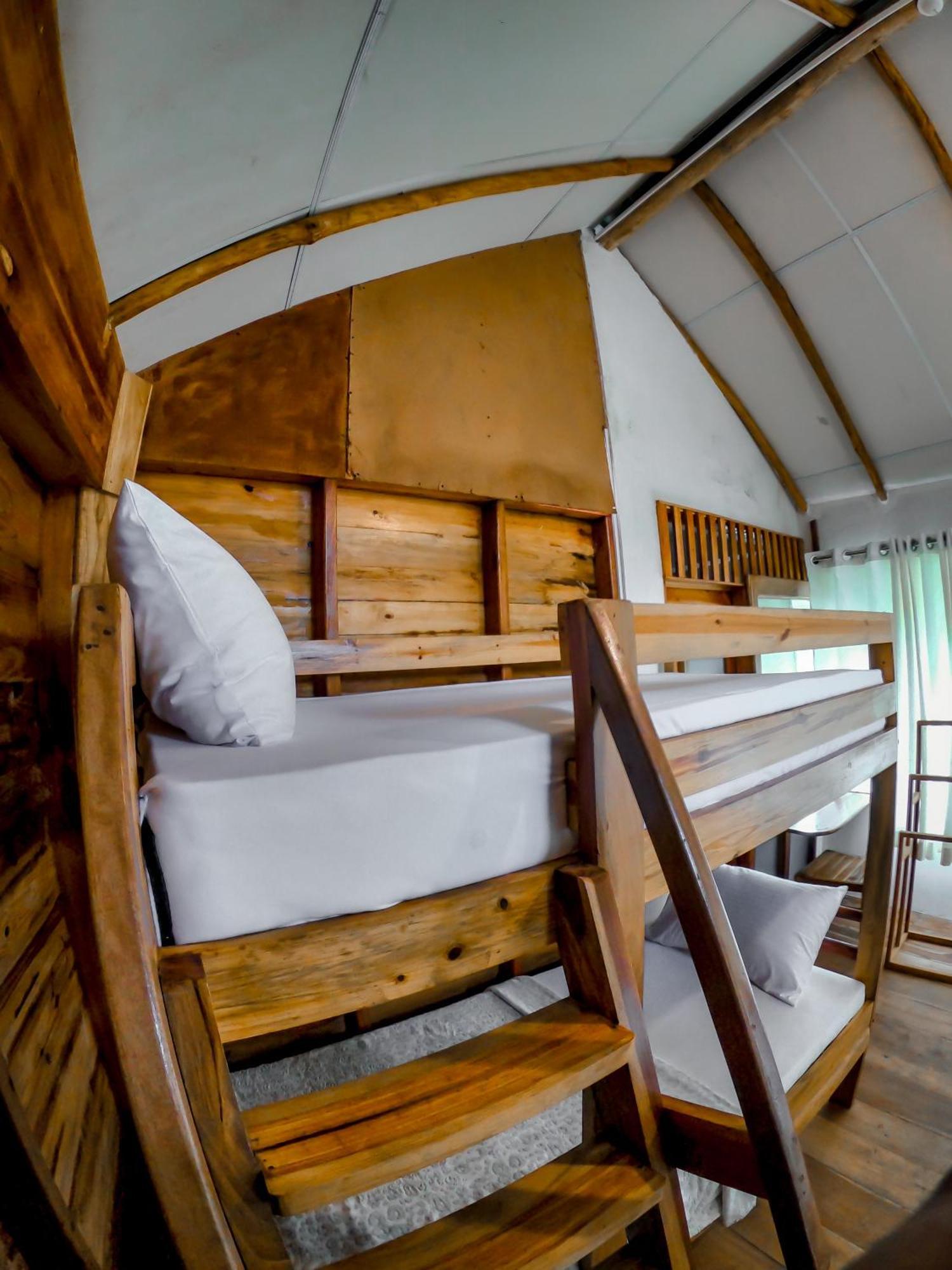 אלה Lamiaceae Wood Cabin מראה חיצוני תמונה