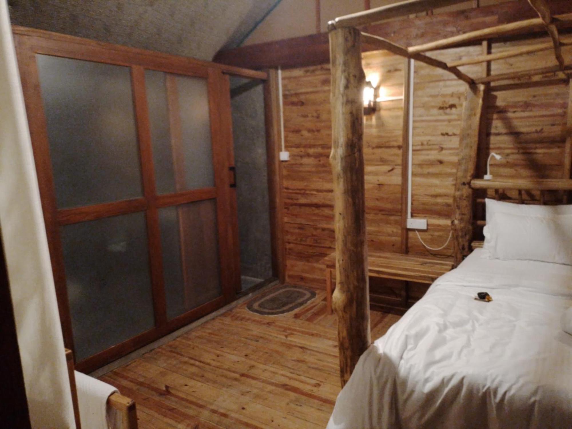 אלה Lamiaceae Wood Cabin מראה חיצוני תמונה