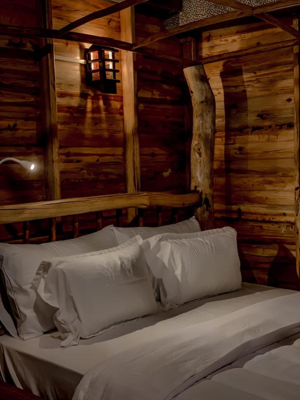 אלה Lamiaceae Wood Cabin מראה חיצוני תמונה